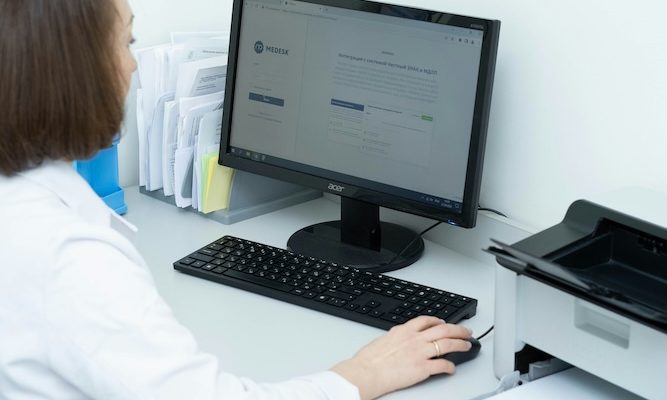 elen-sher-0dF7UzD2Yd8-unsplash